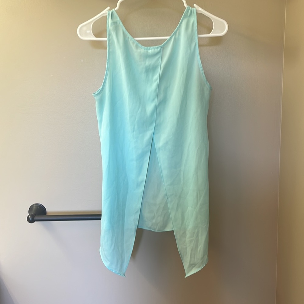 Express Tank Top - Picture 2 of 3